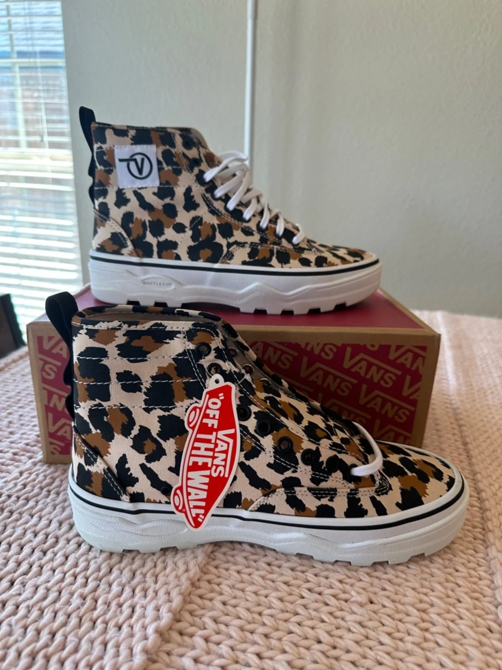 Vans leopard high top sentry WC shoes women’s size 8.5 new in the box - Picture 1 of 8